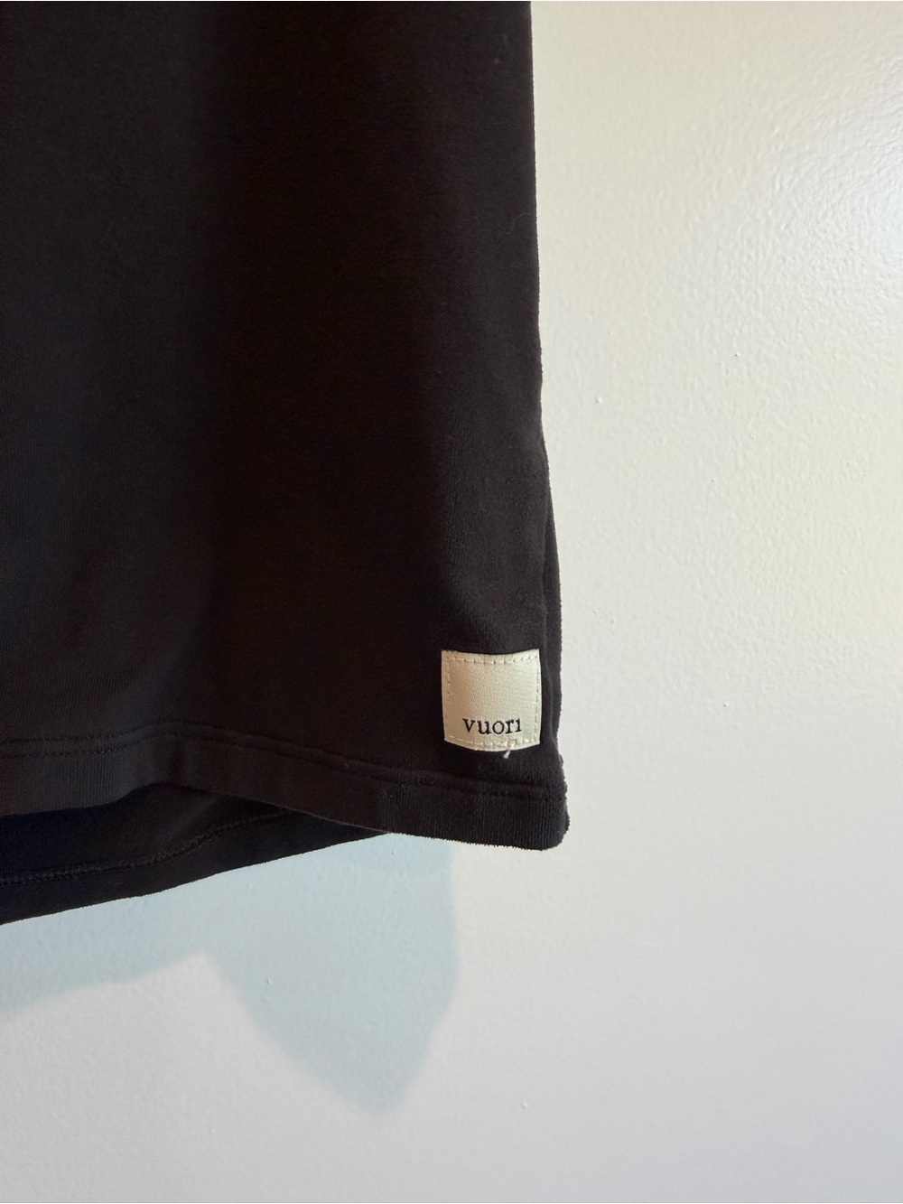 Vuori Black Scoop Neck Tank - Picture 2 of 2